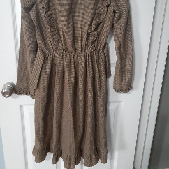 pioneer style dress - Picture 2 of 3